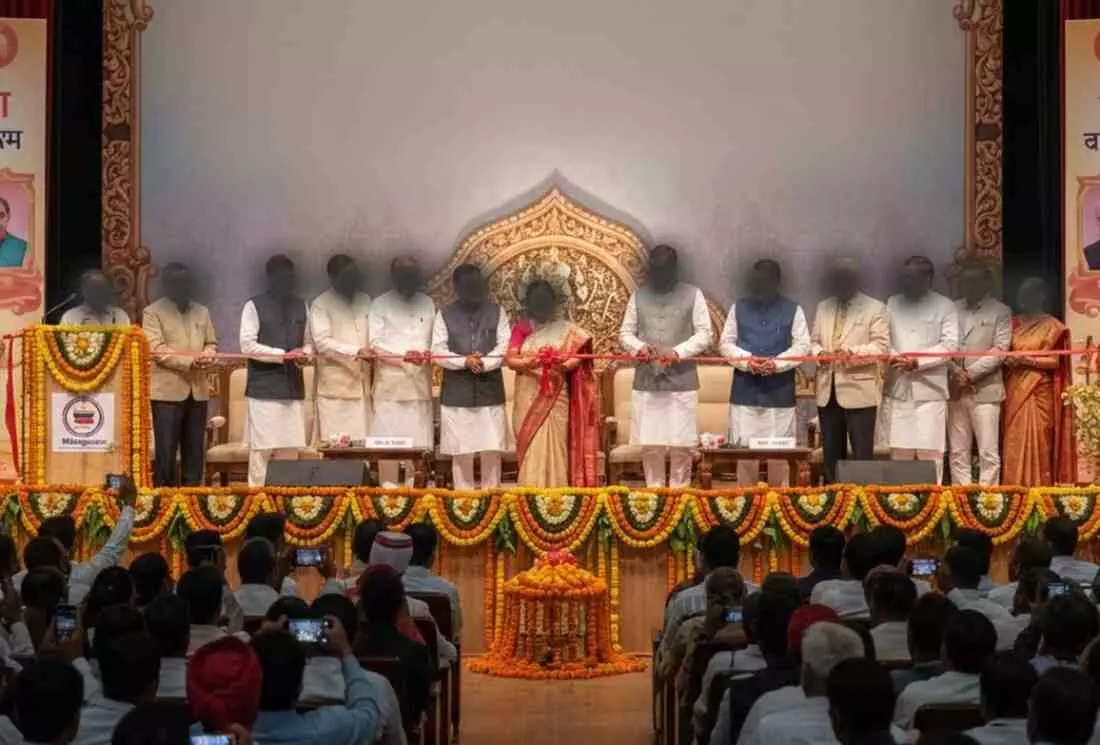 Ai generated image.चिपळूण में महानिर्मिती का सांस्कृतिक महाकुंभ: 25 वर्षों के लंबे इंतजार के बाद कोयना जलविद्युत केंद्र को मिली नाट्य स्पर्धा की मेजबानी Ai generated image.चिपळूण में महानिर्मिती का सांस्कृतिक महाकुंभ: 25 वर्षों के लंबे इंतजार के बाद कोयना जलविद्युत केंद्र को मिली नाट्य स्पर्धा की मेजबानी