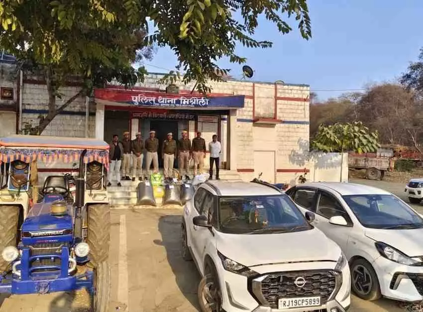 झालावाड़ में पुलिस की बड़ी स्ट्राइक: अवैध हथियारों और कारों के जखीरे के साथ भारी मात्रा में डोडा चूरा जब्त, तस्कर फरार