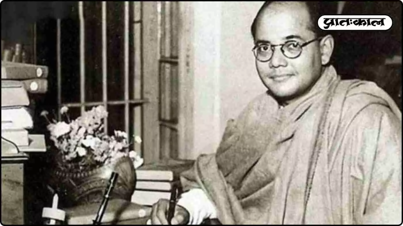 इतिहास का सबसे बड़ा छलावा जब जासूसों की फौज के बीच से निकले थे नेताजी ; जाने क्या है वो अनसुनी कहानी इतिहास का सबसे बड़ा छलावा जब जासूसों की फौज के बीच से निकले थे नेताजी ; जाने क्या है वो अनसुनी कहानी