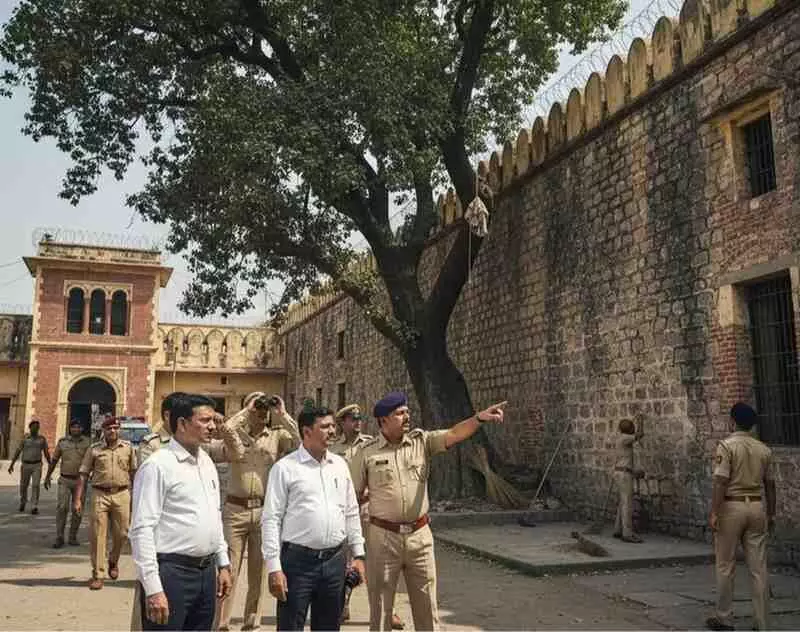 Ai generated image.हिंडौन सिटी उपकारागृह की सुरक्षा में बड़ी चूक: झाड़ू लगाते-लगाते छत के रास्ते फिल्मी अंदाज में फरार हुआ विचाराधीन बंदी