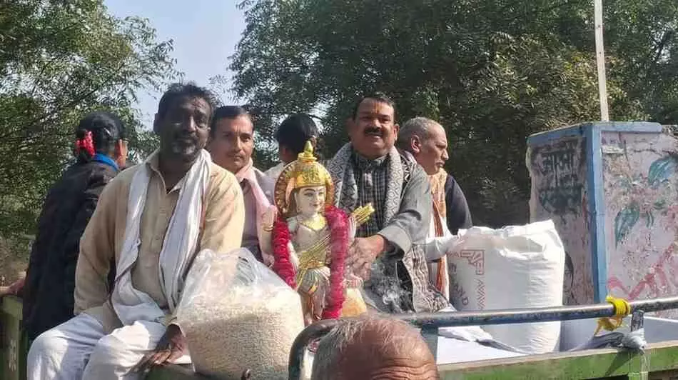 डीग: विद्या के मंदिर में विराजेंगी मां शारदे, अऊ गांव में गूंजे वैदिक मंत्र और प्रभात फेरी से महका वातावरण डीग: विद्या के मंदिर में विराजेंगी मां शारदे, अऊ गांव में गूंजे वैदिक मंत्र और प्रभात फेरी से महका वातावरण