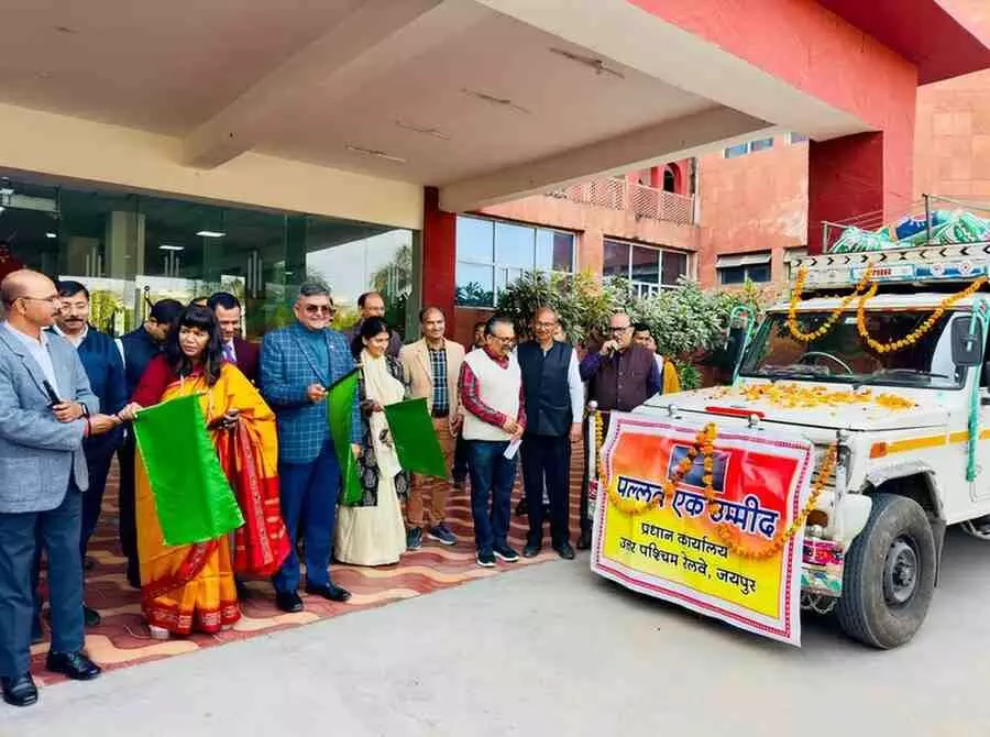 जयपुर: उत्तर पश्चिम रेलवे की मानवता वाली एक्सप्रेस, रेलकर्मियों ने पेश की सेवा की मिसाल