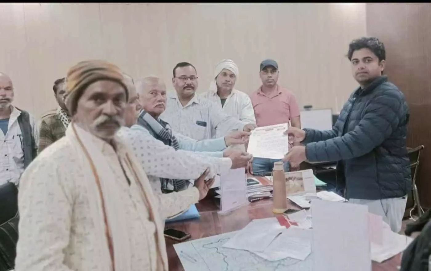 बारां: वन भूमि पर कब्जा राज, किसान महापंचायत ने डीएफओ दफ्तर में दी चेतावनी, क्या बचेगा 200 हेक्टेयर जंगल?