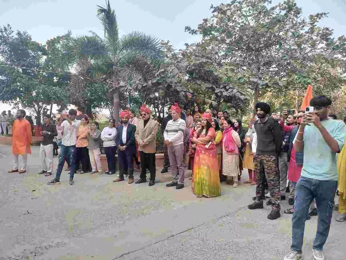 सिरोही के माधव विश्वविद्यालय में गूँजा ‘जय श्रीराम’ का उद्घोष, श्रीरामलला स्थापना की द्वितीय वर्षगांठ पर उमड़ा श्रद्धा का सैलाब सिरोही के माधव विश्वविद्यालय में गूँजा ‘जय श्रीराम’ का उद्घोष, श्रीरामलला स्थापना की द्वितीय वर्षगांठ पर उमड़ा श्रद्धा का सैलाब