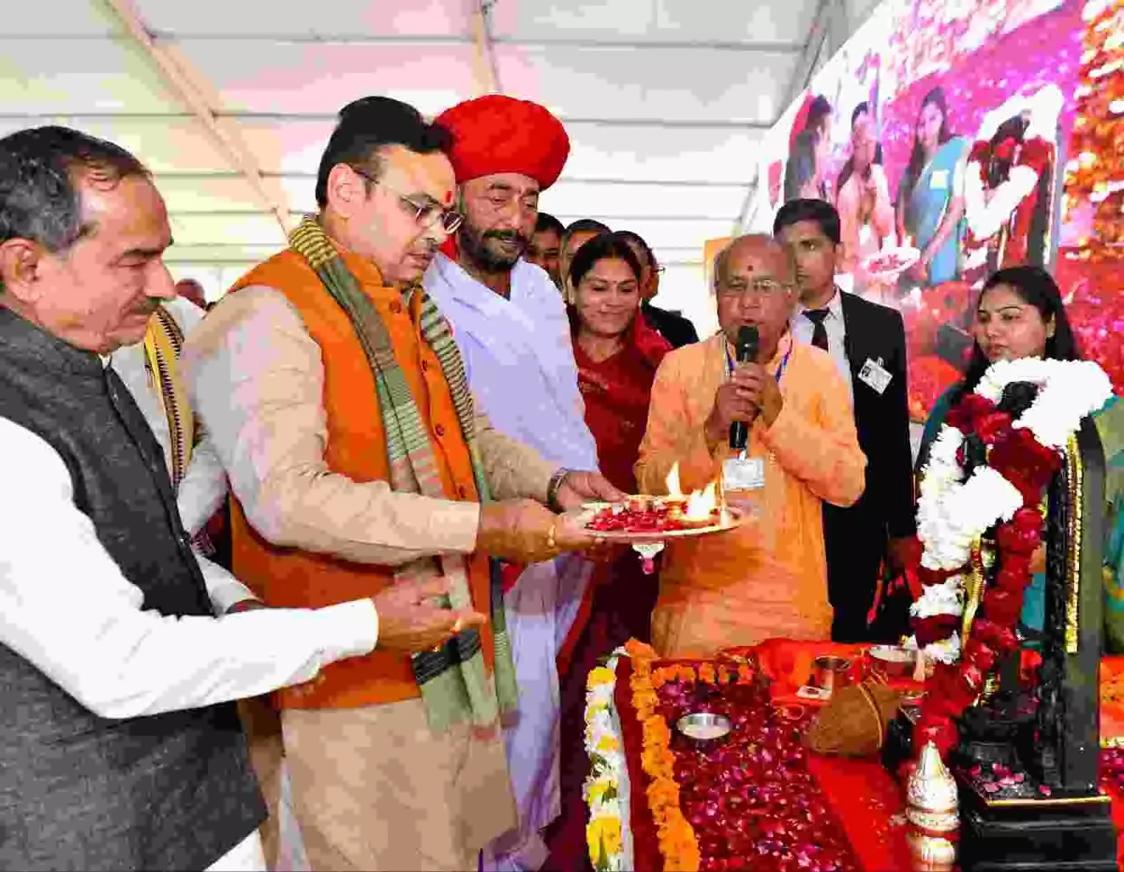 सिरोही में गरजे सीएम भजनलाल: गहलोत सरकार पर तीखा प्रहार, कहा- अब राजस्थान में तुष्टिकरण नहीं, केवल सुशासन चलेगा सिरोही में गरजे सीएम भजनलाल: गहलोत सरकार पर तीखा प्रहार, कहा- अब राजस्थान में तुष्टिकरण नहीं, केवल सुशासन चलेगा