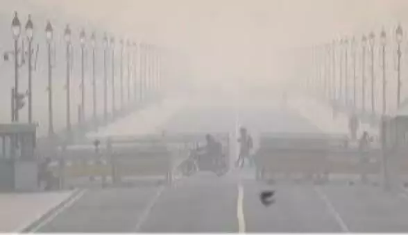 Toxic air grips nations capital: Is AQI crossing 200 suffocating Delhi