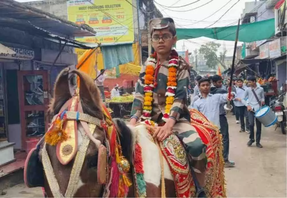 बयाना में गूंजा जय हिंद का उद्घोष: नेताजी की 129वीं जयंती पर उमड़ा जनसैलाब, शौर्य गाथा से सराबोर हुई ऐतिहासिक नगरी बयाना में गूंजा जय हिंद का उद्घोष: नेताजी की 129वीं जयंती पर उमड़ा जनसैलाब, शौर्य गाथा से सराबोर हुई ऐतिहासिक नगरी