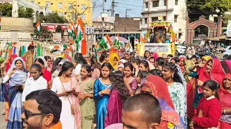 प्रतापगढ़: दमामी समाज ने रचा नया इतिहास, बाण माता मंदिर से निकली माँ सरस्वती की पहली भव्य शोभायात्रा से भक्तिमय हुआ शहर