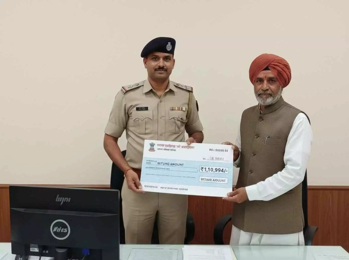 Ai generated image.सवाई माधोपुर पुलिस की डिजिटल सर्जिकल स्ट्राइक: हैकर्स के चंगुल से छुड़ाए लाख रुपये, पीड़ित के चेहरे पर लौटी मुस्कान