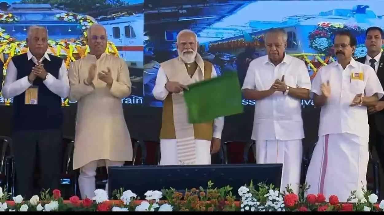 प्रधानमंत्री मोदी ने विकास को नई गति दी, स्ट्रीट वेंडर्स के लिए ऐतिहासिक स्वनिधि क्रेडिट कार्ड लॉन्च किया