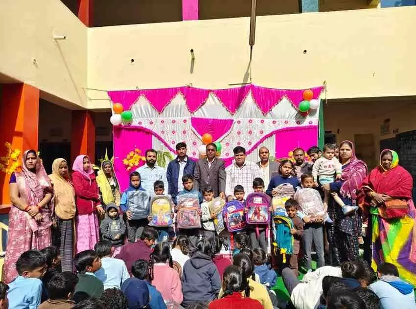आमेट के पीएम श्री विद्यालय में मेगा पीटीएम का भव्य आयोजन: अभिभावकों ने परखी बच्चों की शैक्षिक प्रगति, बांटी गई शिक्षण सामग्री