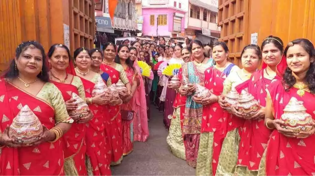 प्रतापगढ़ में 50 साल बाद रचा इतिहास: करोड़ों की सुख-सुविधाएं ठुकराकर संयम के पथ पर राहुल मेहता प्रतापगढ़ में 50 साल बाद रचा इतिहास: करोड़ों की सुख-सुविधाएं ठुकराकर संयम के पथ पर राहुल मेहता