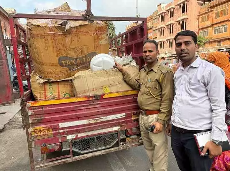 जयपुर में सिंगल यूज प्लास्टिक पर निगम का सर्जिकल स्ट्राइक: 120 किलो माल जब्त, टैंपो वाले पर लगा 1 लाख का भारी जुर्माना