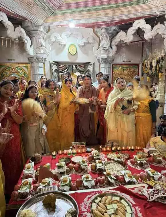 बारां में भक्ति का सैलाब: चंद्रप्रभु मंदिर की 15वीं वर्षगांठ पर गूंजे जयकारे, प्रमोद जैन भाया ने फहराई शिखर ध्वजा
