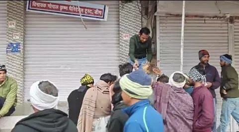 डीग: बसंत पंचमी पर भक्ति और सेवा का अनूठा संगम, बेटी के जन्मदिन पर उमड़ा सेवा का सैलाब
