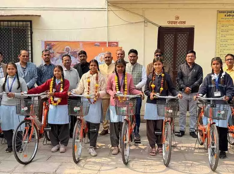 चित्तौड़गढ़ की बेटियों ने भरी सफलता की ऊंची उड़ान: विधायक आक्या ने कहा— शिक्षित बालिका ही है सशक्त राष्ट्र का आधार चित्तौड़गढ़ की बेटियों ने भरी सफलता की ऊंची उड़ान: विधायक आक्या ने कहा— शिक्षित बालिका ही है सशक्त राष्ट्र का आधार