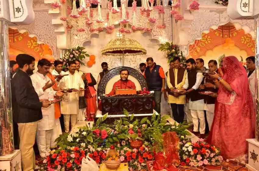 चित्तौड़गढ़ में भक्ति का महासागर: उत्तम स्वामी महाराज की भागवत कथा का भव्य समापन, सामाजिक समरसता और सेवा का दिया संदेश चित्तौड़गढ़ में भक्ति का महासागर: उत्तम स्वामी महाराज की भागवत कथा का भव्य समापन, सामाजिक समरसता और सेवा का दिया संदेश