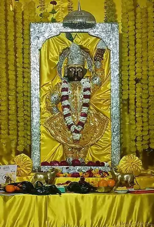 हिंडौन सिटी में बसंत पंचमी की धूम: पीतांबर रंग में रंगे आराध्य, मंदिरों में उमड़ा श्रद्धा का सैलाब