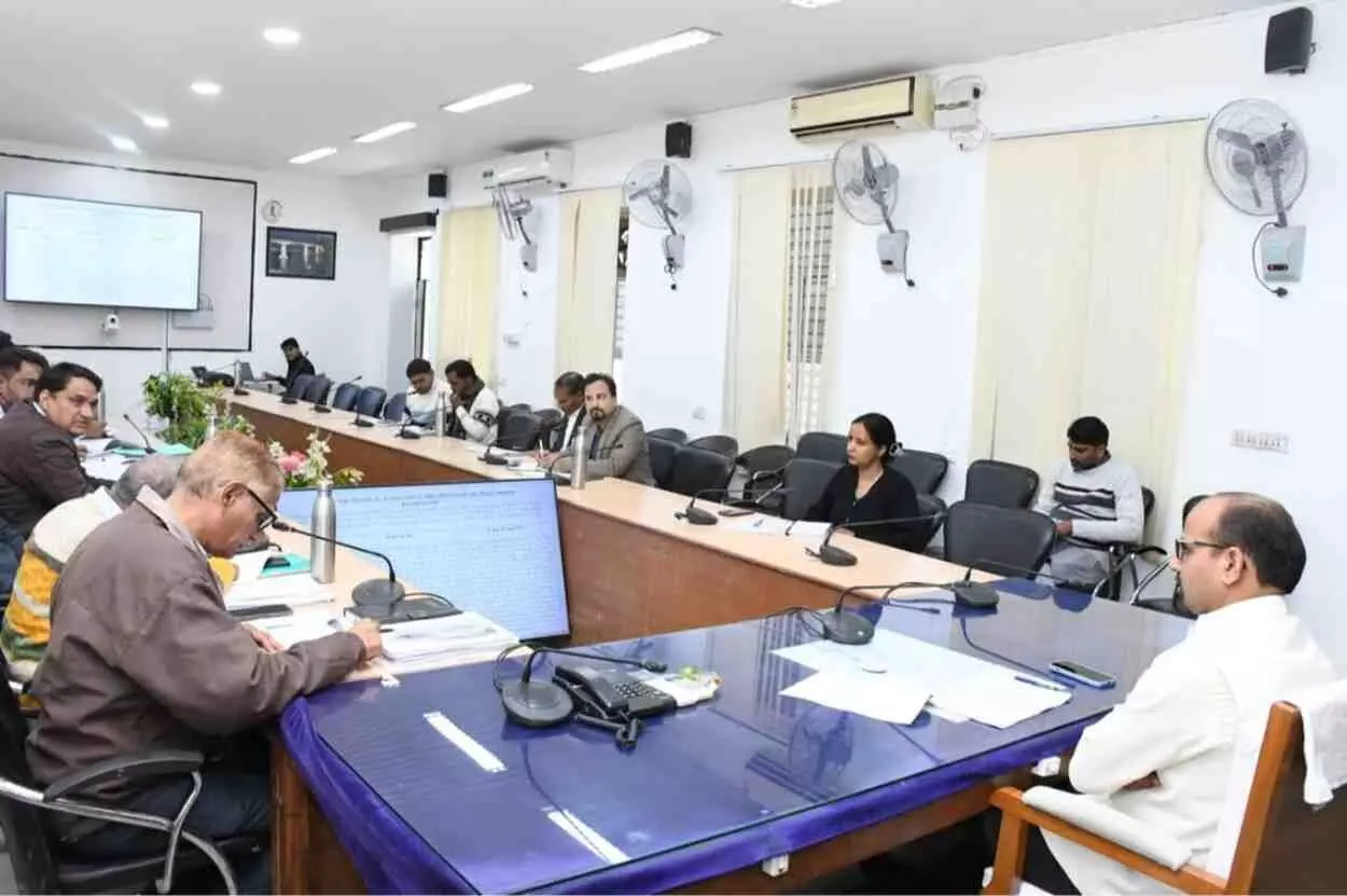 सवाई माधोपुर: जल जीवन मिशन में लापरवाही पर कलक्टर का कड़ा प्रहार, एक्सईएन को थमाई चार्जशीट, ठेकेदार होंगे ब्लैकलिस्ट