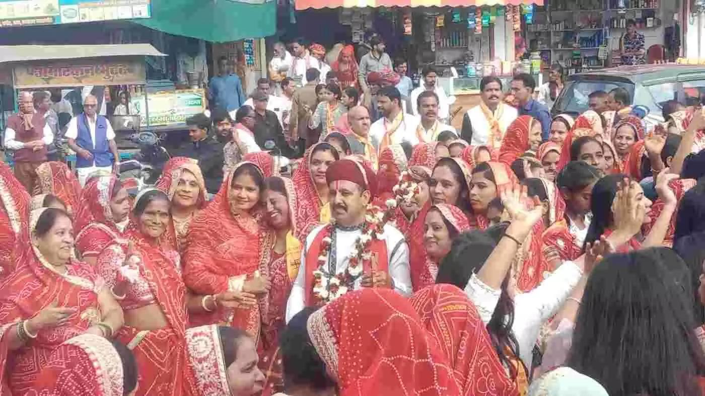 आकोला की सड़कों पर उमड़ा भक्ति का सैलाब: संत नामदेव और विट्ठल भगवान की जयंती पर निकली भव्य शोभायात्रा