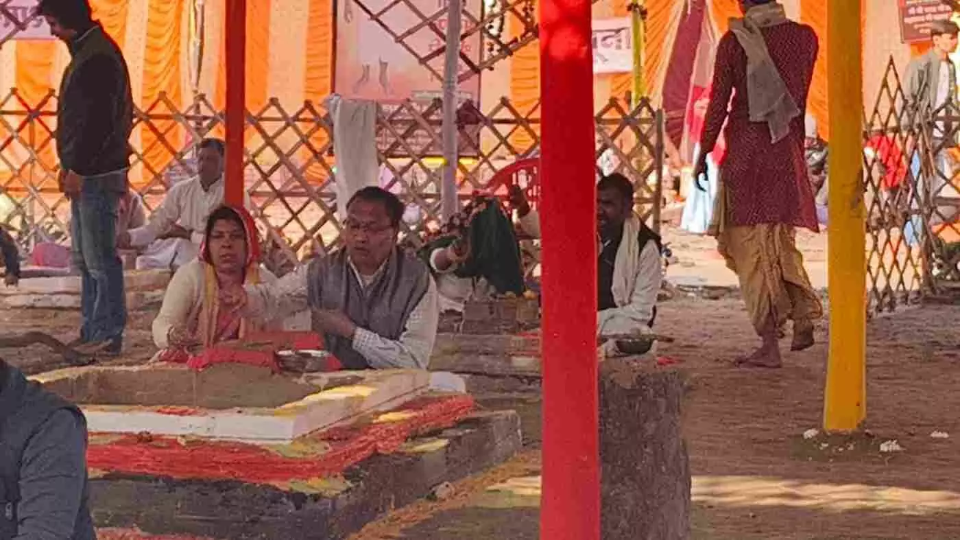 बयाना में भक्ति का सैलाब: 21 कुण्डीय महायज्ञ की पूर्णाहुति से गुंजायमान हुआ आकाश, मंत्रोच्चार के बीच दंपत्तियों ने सौंपी श्रद्धा की आहुतियां