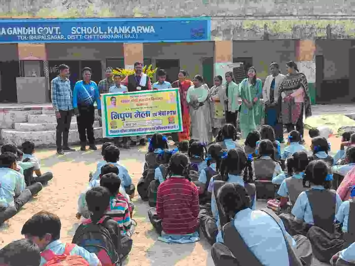 कांकरवा के महात्मा गांधी विद्यालय में प्रतिभा का महाकुंभ: निपुण मेले और कृष्ण भोग ने बढ़ाया शिक्षा का गौरव