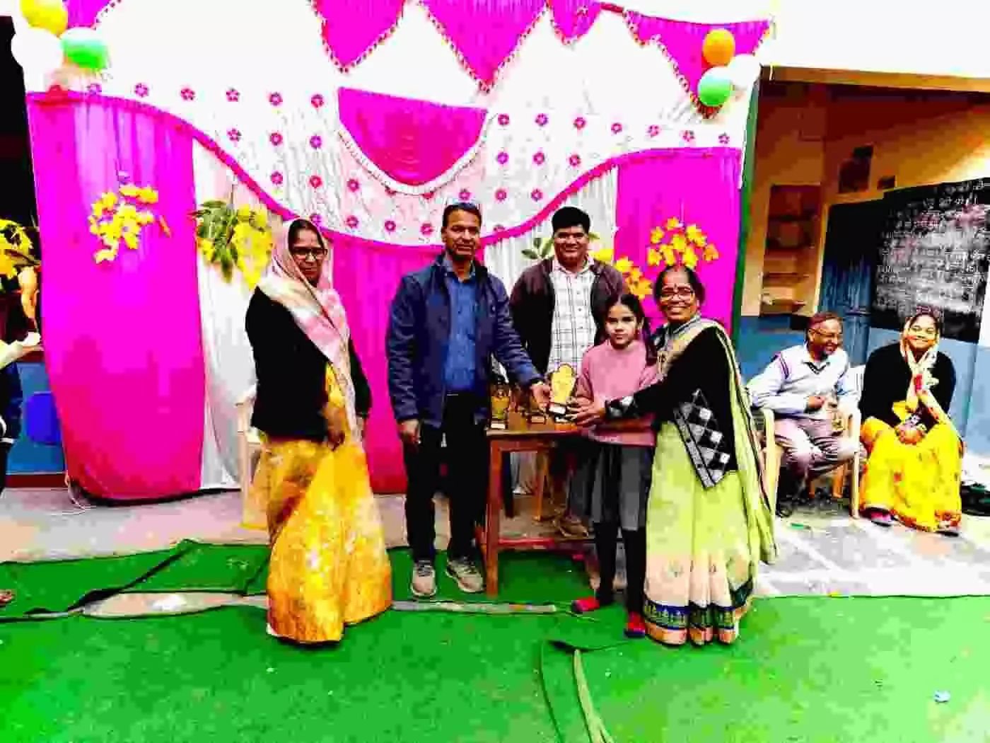 आमेट के निपुण मेले में बच्चों का जबरदस्त दमखम: कुर्सी रेस में भव्या ने मारी बाजी, प्रतिभा देख दंग रह गए अतिथि