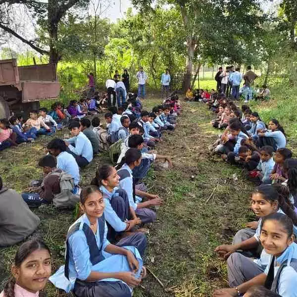 मावली: एक निरक्षर किसान की साक्षर सोच, बसंत पंचमी पर गन्ने के रस की मिठास से संवर रहा है विद्यार्थियों का स्वास्थ्य