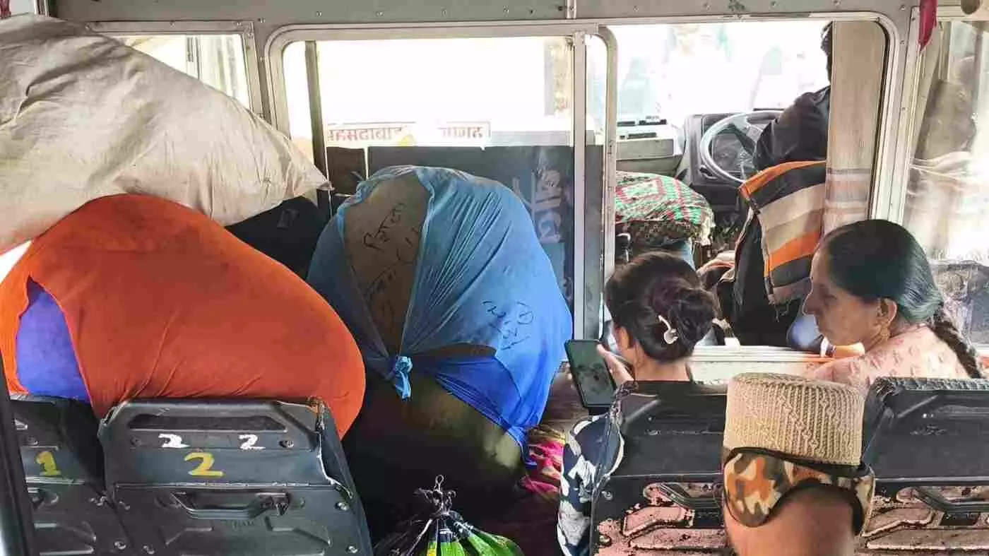 प्रतापगढ़: रोडवेज बसें या मालगाड़ी? मंदसौर-अहमदाबाद रूट पर बिना टिकट लगेज का काला खेल, यात्रियों की सुरक्षा ताक पर प्रतापगढ़: रोडवेज बसें या मालगाड़ी? मंदसौर-अहमदाबाद रूट पर बिना टिकट लगेज का काला खेल, यात्रियों की सुरक्षा ताक पर