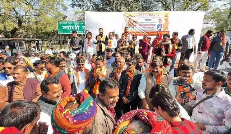 चित्तौड़गढ़ में आस्था का सैलाब: भगवान देवनारायण के जयकारों से गूंजी मेवाड़ की धरा, राजसी ठाठ-बाट के साथ निकली भव्य शोभायात्रा