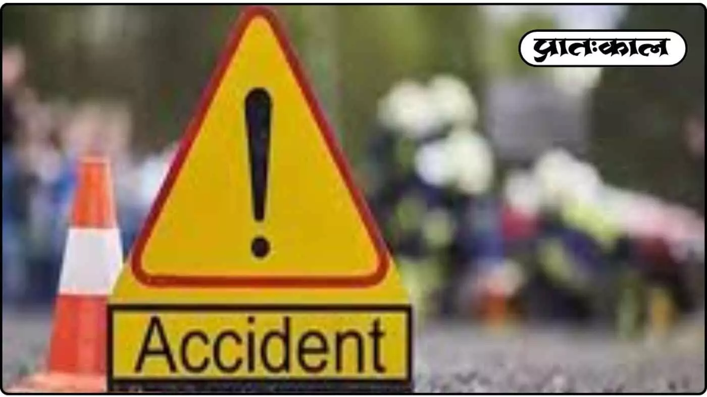 डिवाइडर लांघकर ट्रक ने मारी टक्कर; SUV के उड़े परखच्चे, 6 लोगों की मौके पर मौत डिवाइडर लांघकर ट्रक ने मारी टक्कर; SUV के उड़े परखच्चे, 6 लोगों की मौके पर मौत