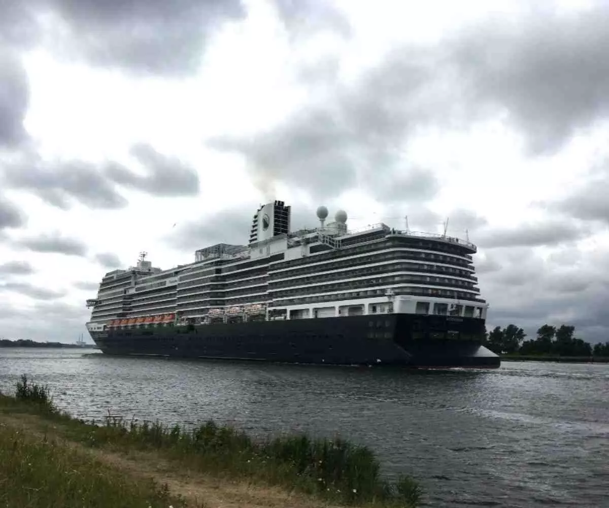 Amsterdams tough decision: Will cruise ships disappear from the tourist hub completely Amsterdams tough decision: Will cruise ships disappear from the tourist hub completely
