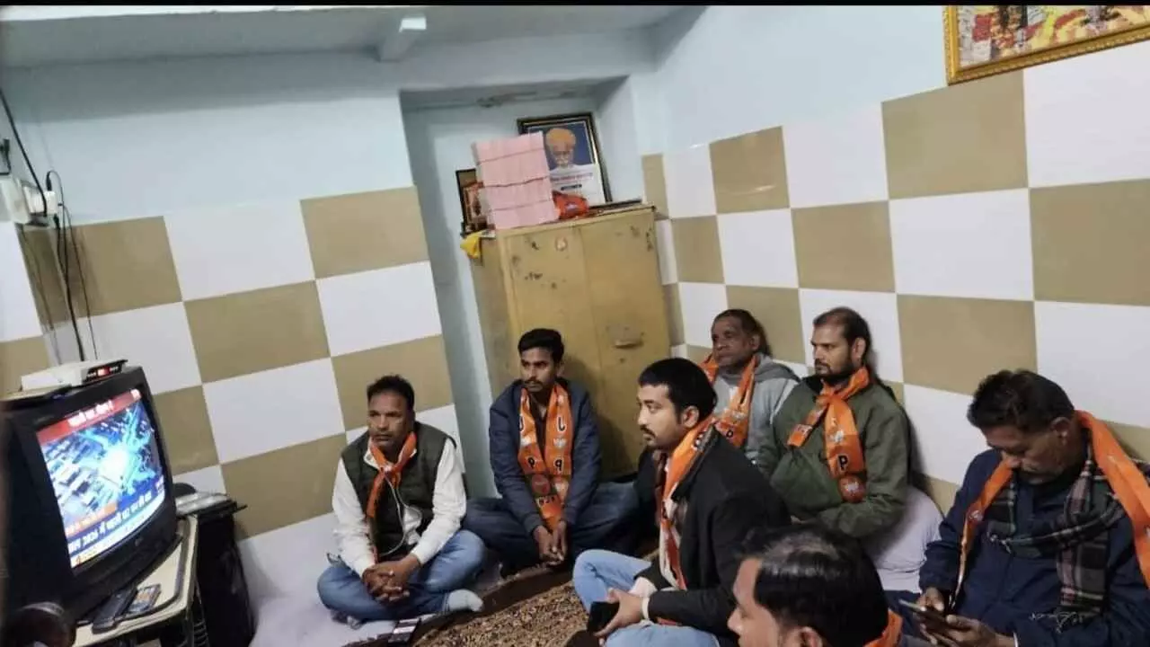पीएम मोदी के मन की बात से बारां में गूंजा आत्मनिर्भरता का मंत्र, भाजपाइयों ने बूथ-बूथ पर सुनी प्रेरणादाई चर्चा पीएम मोदी के मन की बात से बारां में गूंजा आत्मनिर्भरता का मंत्र, भाजपाइयों ने बूथ-बूथ पर सुनी प्रेरणादाई चर्चा