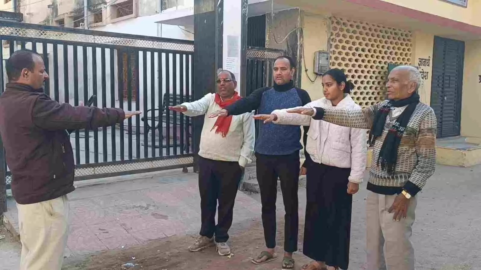 कुंभलगढ़ विधानसभा: लोकतंत्र के महापर्व पर जागी चेतना, आमेट के मतदान केंद्र पर गूंजा निष्पक्ष मतदान का संकल्प कुंभलगढ़ विधानसभा: लोकतंत्र के महापर्व पर जागी चेतना, आमेट के मतदान केंद्र पर गूंजा निष्पक्ष मतदान का संकल्प