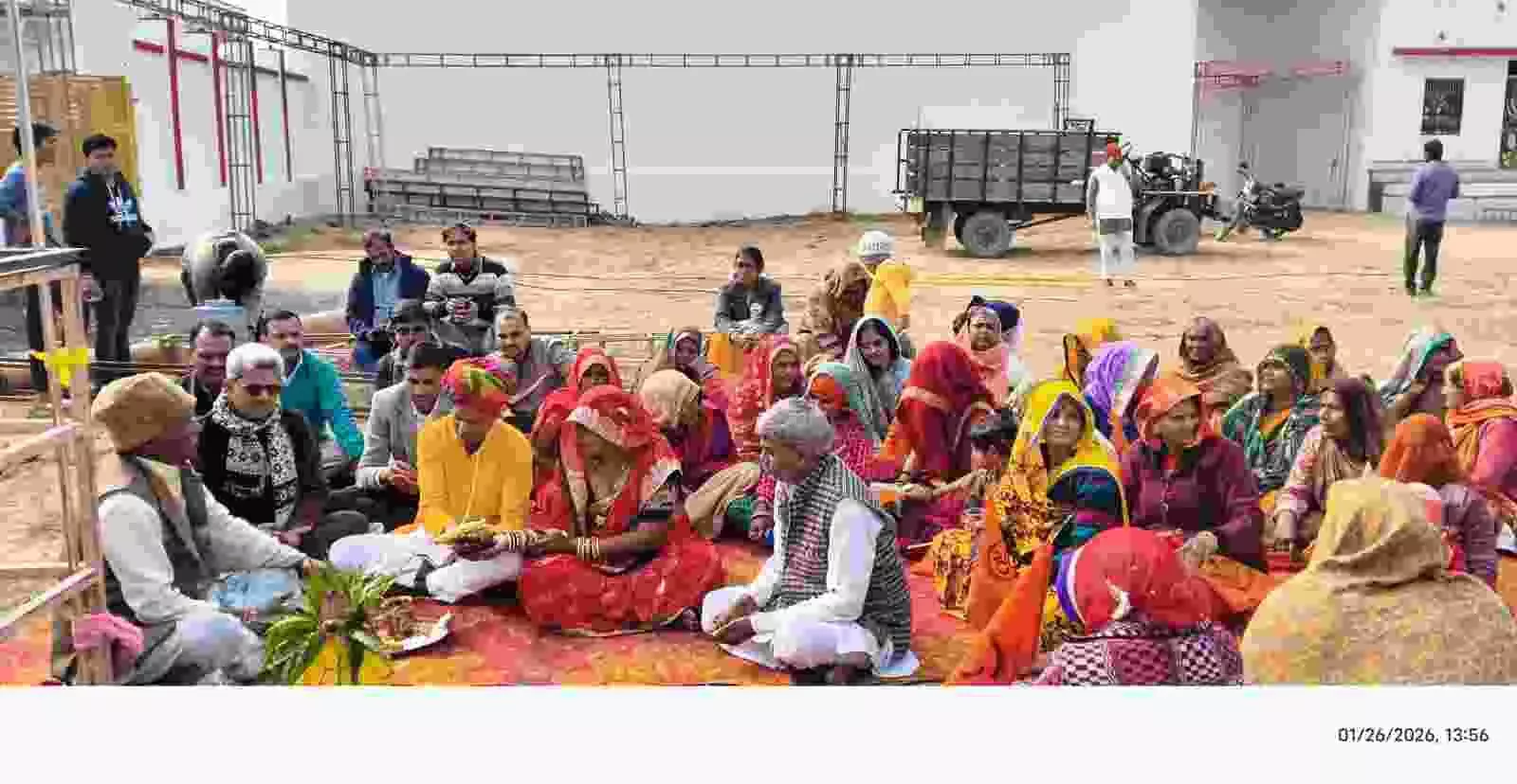 केशव बस्ती में ध्वज स्थापना और भूमि पूजन के साथ हुआ विराट हिंदू सम्मेलन का आयोजन केशव बस्ती में ध्वज स्थापना और भूमि पूजन के साथ हुआ विराट हिंदू सम्मेलन का आयोजन