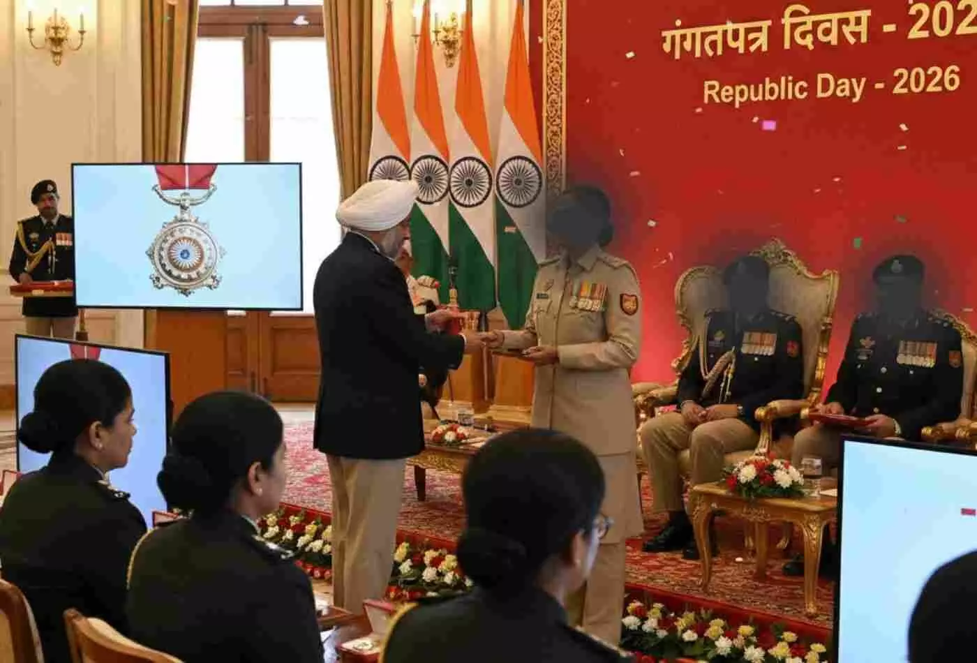 Ai generated image.हैदराबाद: गणतंत्र दिवस पर दक्षिण मध्य रेलवे का परचम, आईजी अरोमा सिंह ठाकुर समेत आरपीएफ के जांबाज राष्ट्रपति पदक से सम्मानित