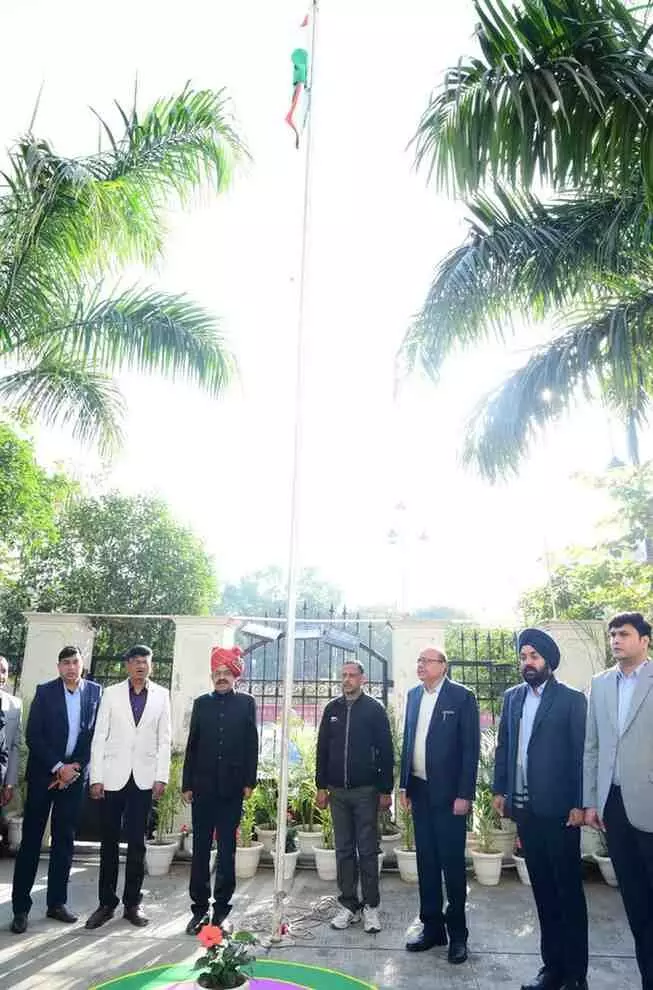 जयपुर: अपेक्स बैंक में शान से लहराया तिरंगा, गणतंत्र की गूँज के साथ उत्कृष्ट कार्मिकों का हुआ सम्मान