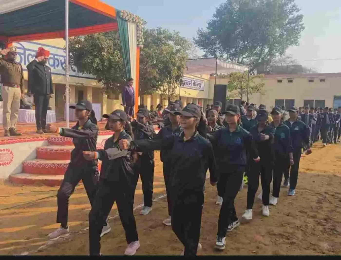 हिंडौन सिटी में गूंजा देशभक्ति का जयघोष: पीएम श्री स्कूल में 77वें गणतंत्र दिवस पर एसडीएम हेमराज गुर्जर ने फहराया तिरंगा, वीरांगनाओं का बढ़ा मान हिंडौन सिटी में गूंजा देशभक्ति का जयघोष: पीएम श्री स्कूल में 77वें गणतंत्र दिवस पर एसडीएम हेमराज गुर्जर ने फहराया तिरंगा, वीरांगनाओं का बढ़ा मान