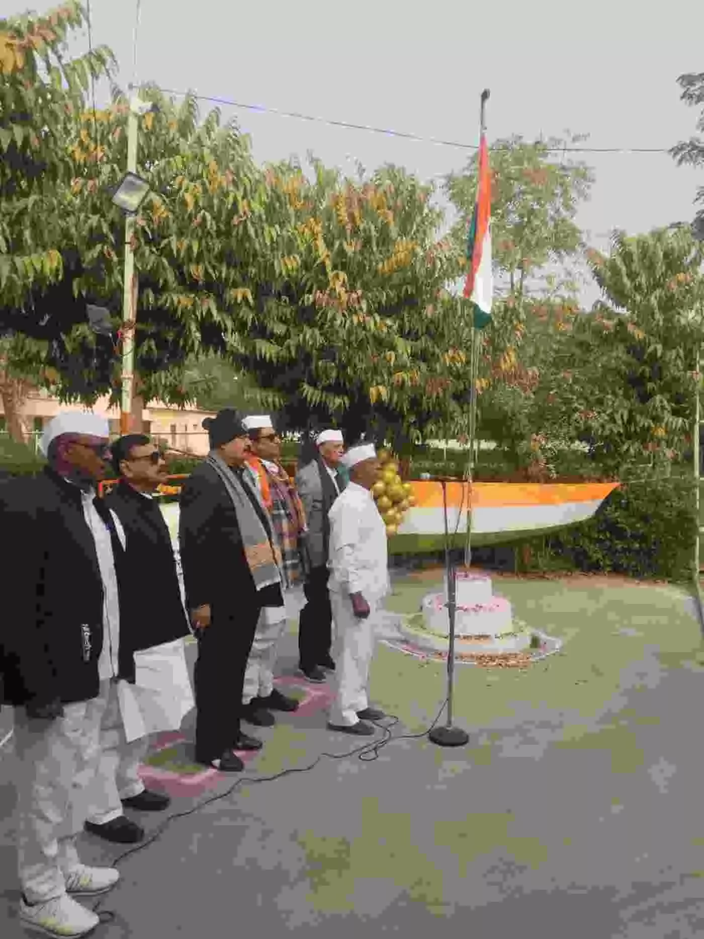 भीलवाड़ा: गांधी मजदूर सेवालय में गूंजा राष्ट्रगान, कैलाश व्यास ने फहराया तिरंगा; उमड़ा जनसैलाब