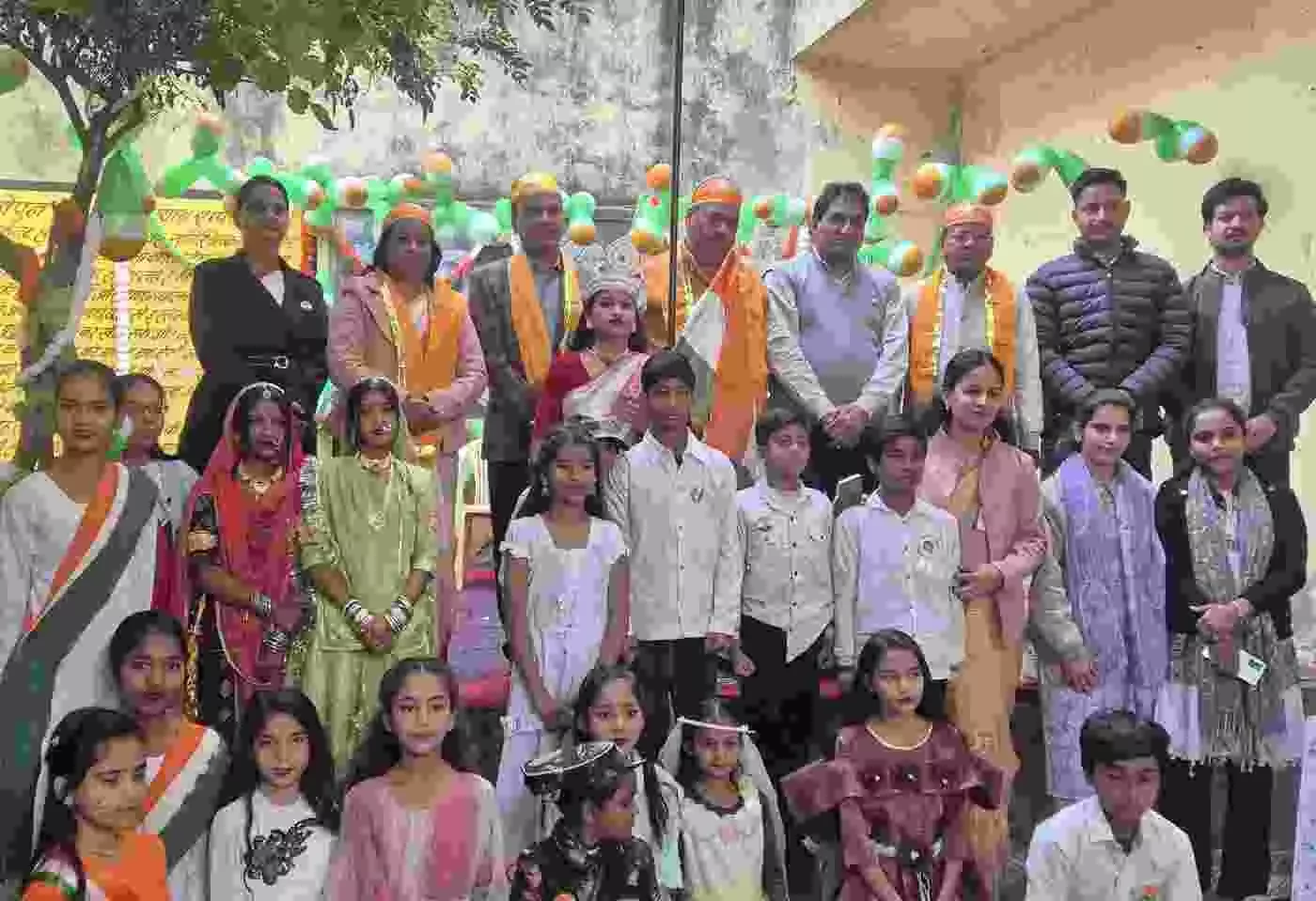 भीलवाड़ा में देशभक्ति का सैलाब: देश की एकता के लिए संकल्पित रहने का आह्वान, जुनावास स्कूल में गूंजा राष्ट्रगान