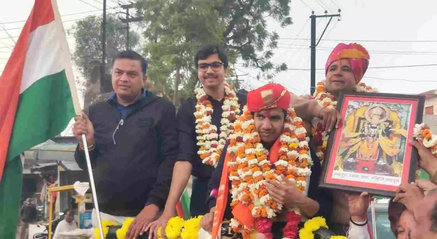 शाहपुरा के लाल ने एवरेस्ट बेस कैंप पर गाड़ा झंडा: तिरंगे संग निकले विजय जुलूस में उमड़ा जनसैलाब, बारिश भी बनी साक्षी