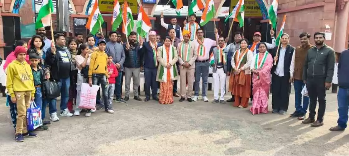 चित्तौड़गढ़ में गूंजा बाल विवाह मुक्त भारत का शंखनाद: गणतंत्र दिवस पर रेलवे स्टेशन पर उमड़ा जनसैलाब, तिरंगे के साये में ली गई सामाजिक बदलाव की शपथ