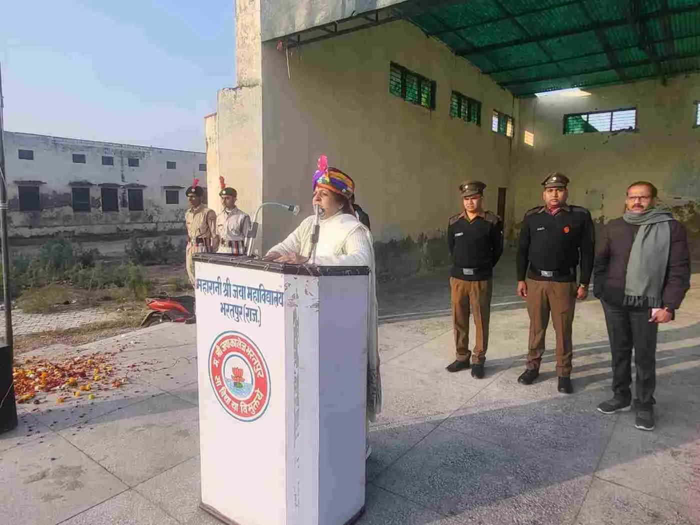 भरतपुर के एमएसजे कॉलेज में गूंजा देशभक्ति का जयघोष: डॉ. सुनीता पांडेय ने किया ध्वजारोहण, संकल्प से भरी गणतंत्र की सुबह