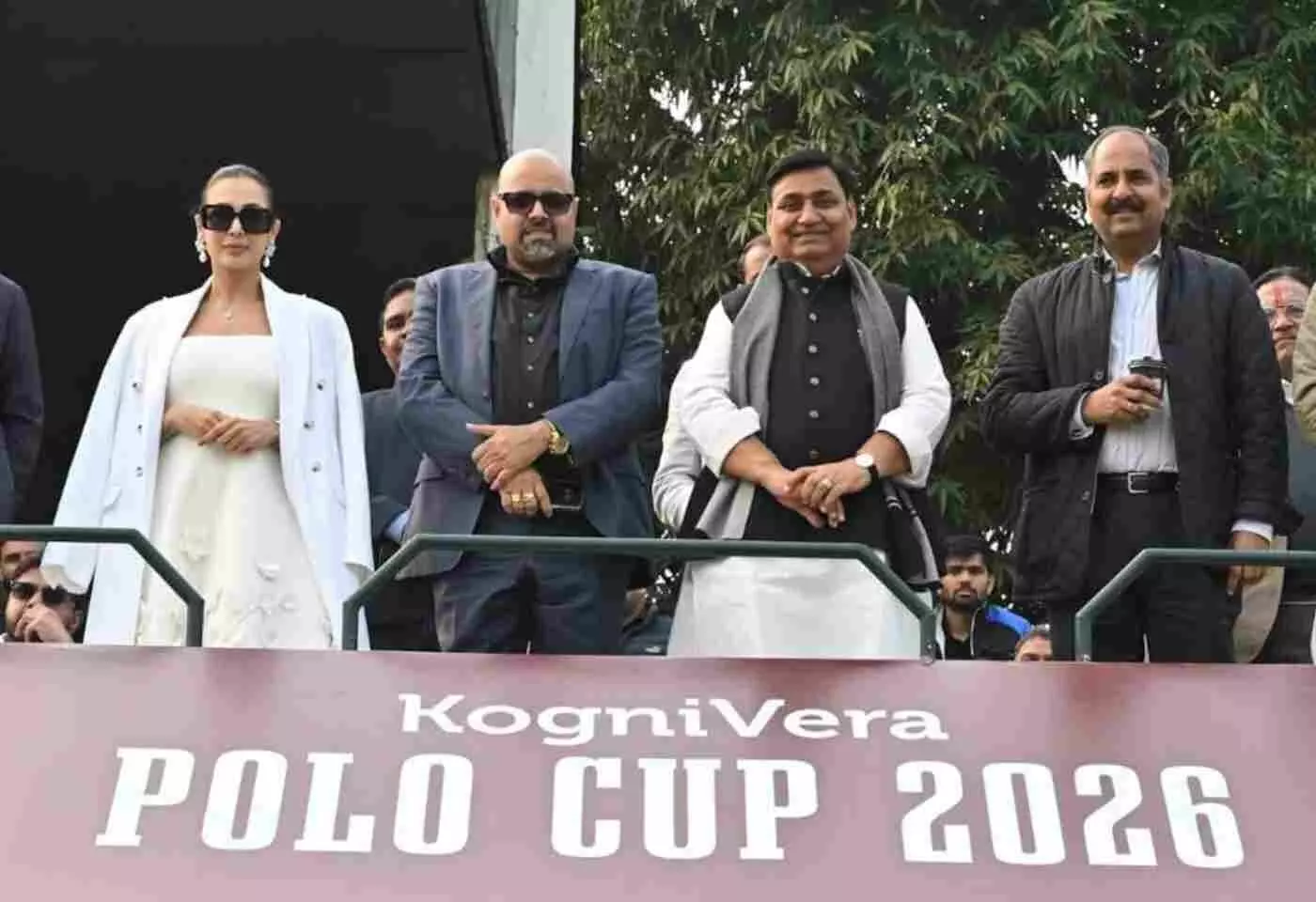 कोग्निवेरा पोलो कप 2026 के उद्घाटन पर मलाइका अरोड़ा और कमलेश शर्मा राजस्थान पोलो क्लब जयपुर में। कोग्निवेरा पोलो कप 2026 के उद्घाटन पर मलाइका अरोड़ा और कमलेश शर्मा राजस्थान पोलो क्लब जयपुर में।