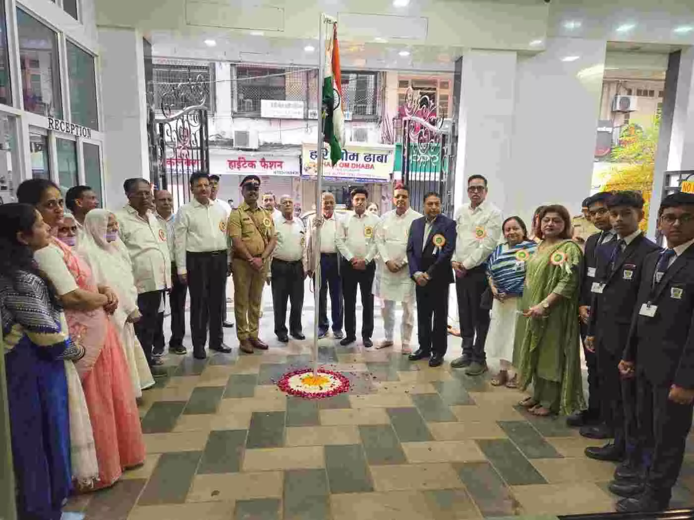 मुंबई के महाप्रज्ञ पब्लिक स्कूल में ७७वें गणतंत्र दिवस की धूम: देशभक्ति के रंग में रंगा पूरा परिसर मुंबई के महाप्रज्ञ पब्लिक स्कूल में ७७वें गणतंत्र दिवस की धूम: देशभक्ति के रंग में रंगा पूरा परिसर