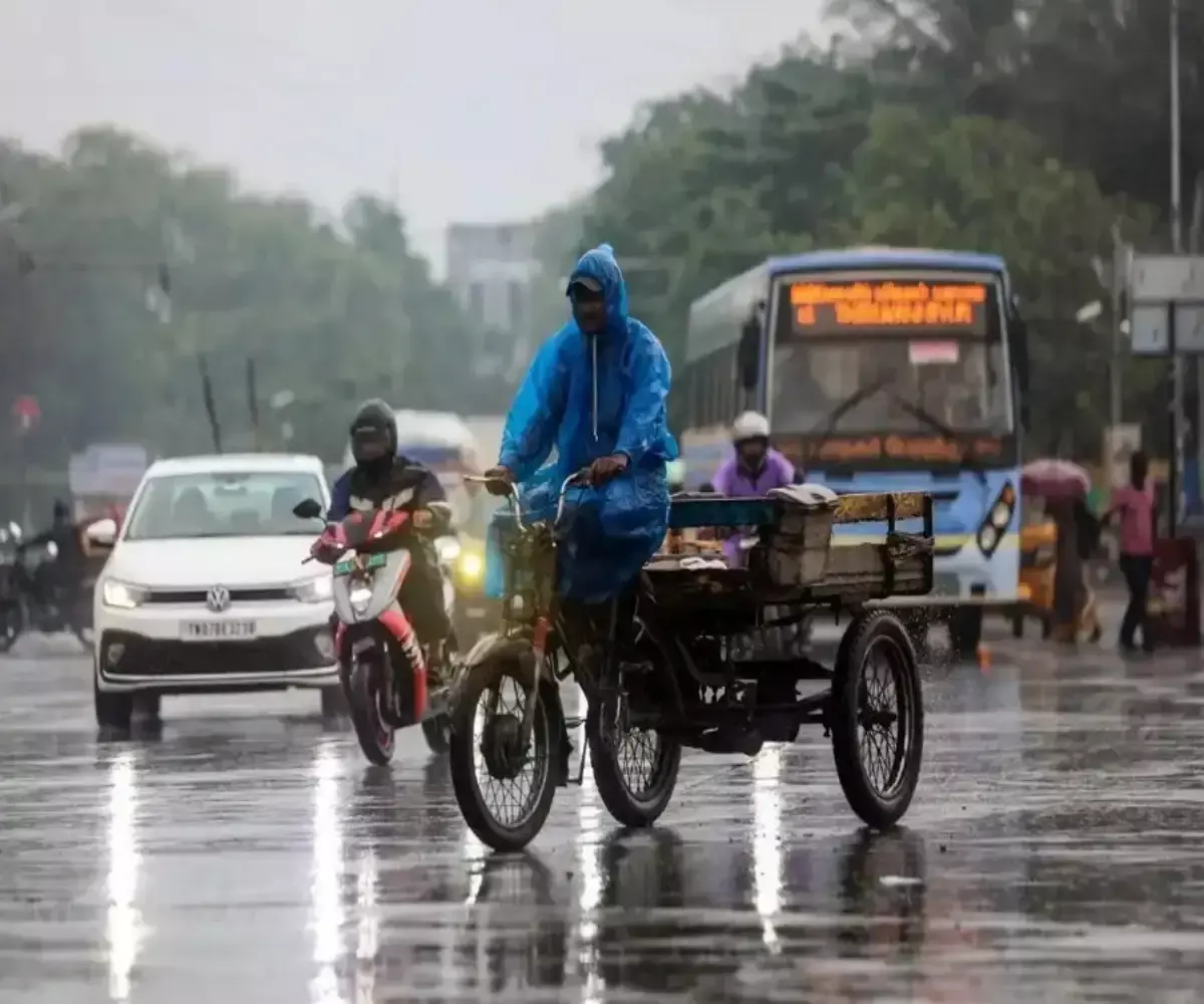 Drizzle will increase speed, heavy rains have been called in Kerala and Tamil Nadu. Drizzle will increase speed, heavy rains have been called in Kerala and Tamil Nadu.