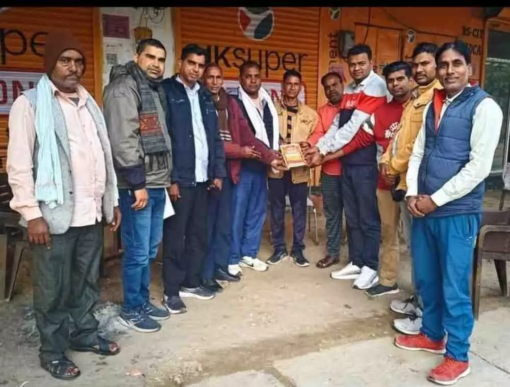 मुण्डायारा के हनुमानजी मन्दिर परिसर में सुड्डा पद दंगल के दौरान गायन प्रस्तुति देते कलाकार और श्रोता। मुण्डायारा के हनुमानजी मन्दिर परिसर में सुड्डा पद दंगल के दौरान गायन प्रस्तुति देते कलाकार और श्रोता।