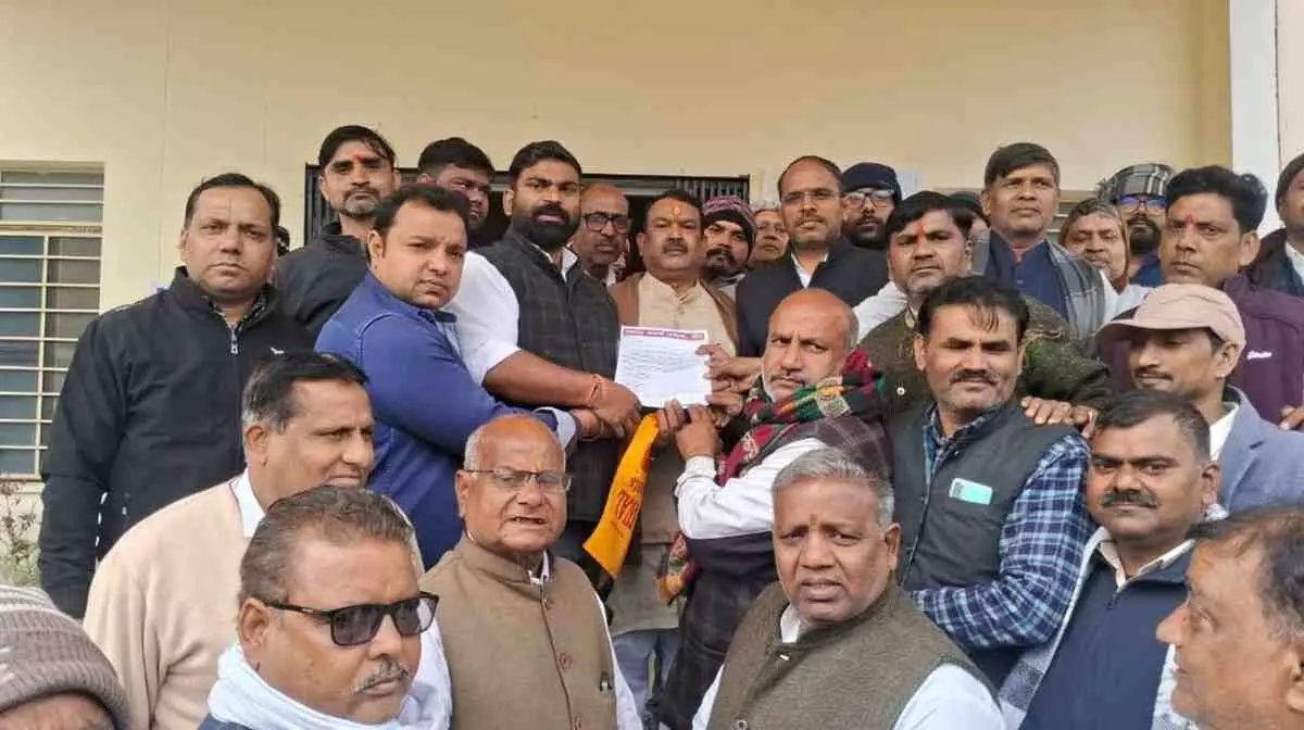 डीग में यूजीसी इक्विटी रेगुलेशन के विरोध में बाइक रैली निकालते समता आंदोलन समिति के लोग। डीग में यूजीसी इक्विटी रेगुलेशन के विरोध में बाइक रैली निकालते समता आंदोलन समिति के लोग।