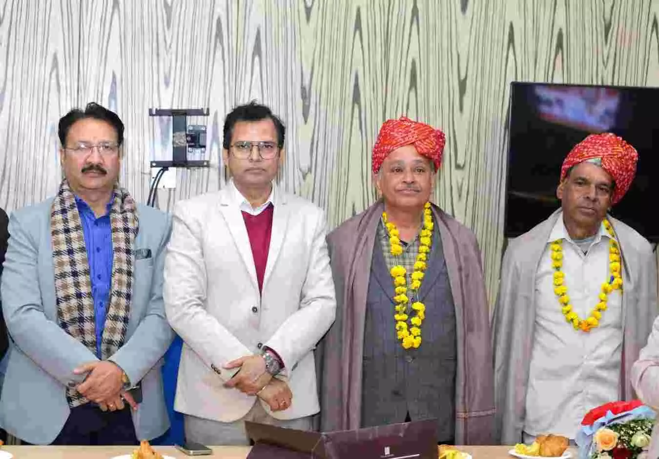 सूचना एवं जनसंपर्क विभाग जयपुर में सहायक निदेशक दयाशंकर शर्मा का सेवानिवृत्ति सम्मान समारोह।