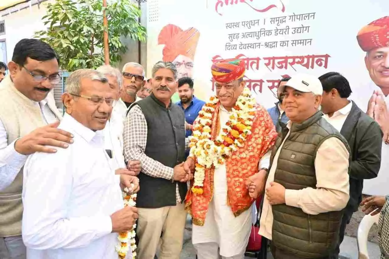 सुमेरपुर-जवाई बांध रेलवे स्टेशन के नाम परिवर्तन पर कैबिनेट मंत्री जोराराम कुमावत का पाली में स्वागत।